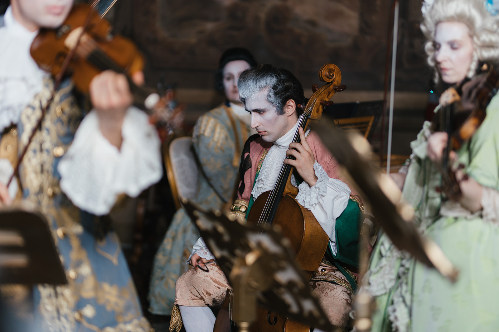 The cellist and ensemble